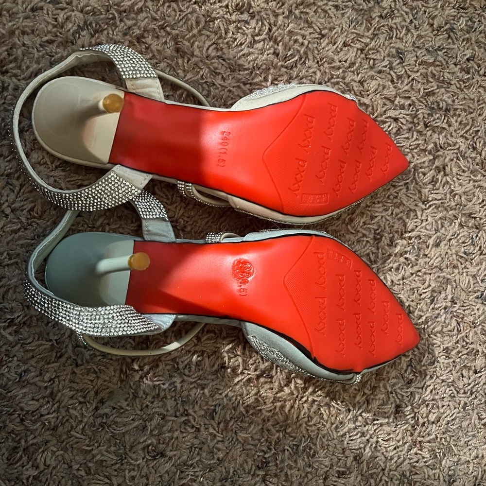 Women’s dress shoes. NEVER worn.